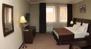 Полулюкс в Гостинице Orient Hotel